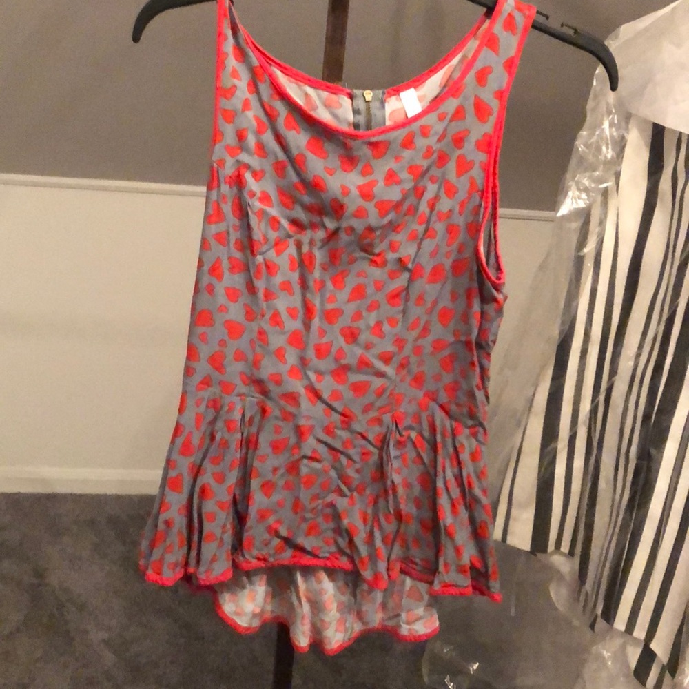 High low peplum top with hearts